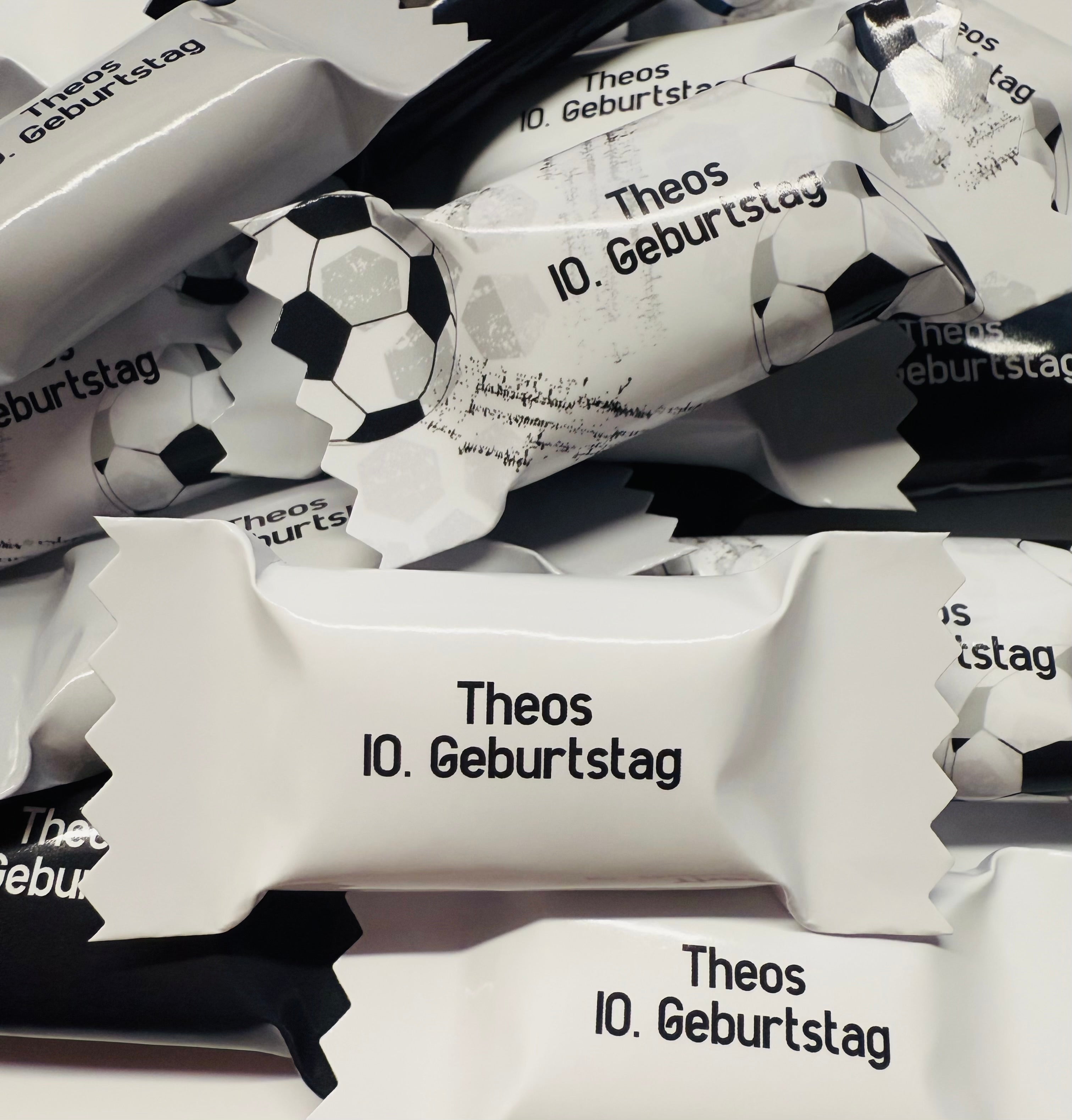 Personalisierte Bonbons mit name/ Tischdeko/ Streudeko/ gastgeschenke/ Mitgebsel/ Kindergeburtstag / Fußball  / Schwarz Weiß Grau