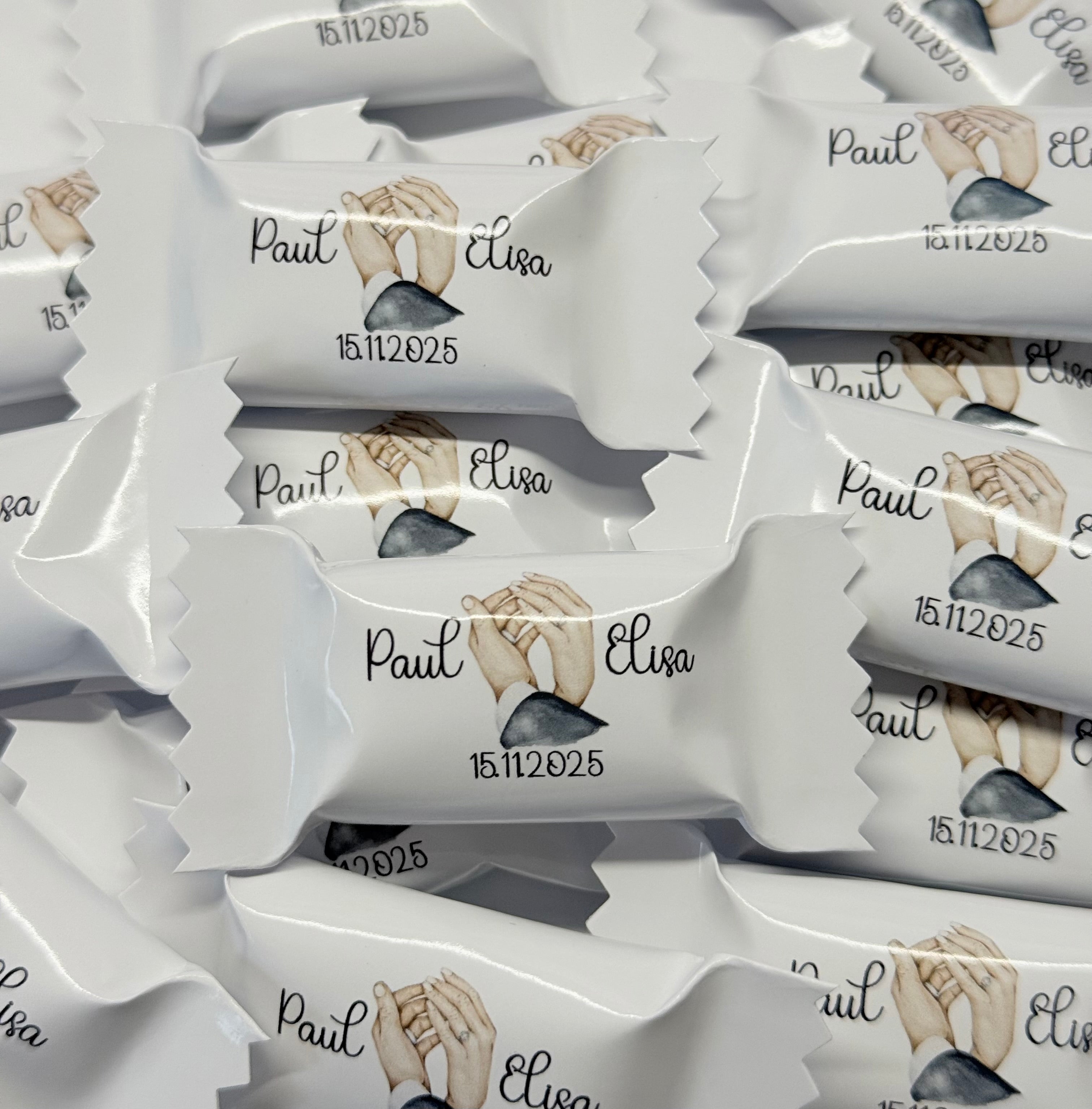 Personalisierte Bonbons mit name/ Tischdeko/ Streudeko/ gastgeschenke/ Mitgebsel/ Partydeko/ Hochzeit/ Standesamt/ Verlobung/ Hände Brautpaar