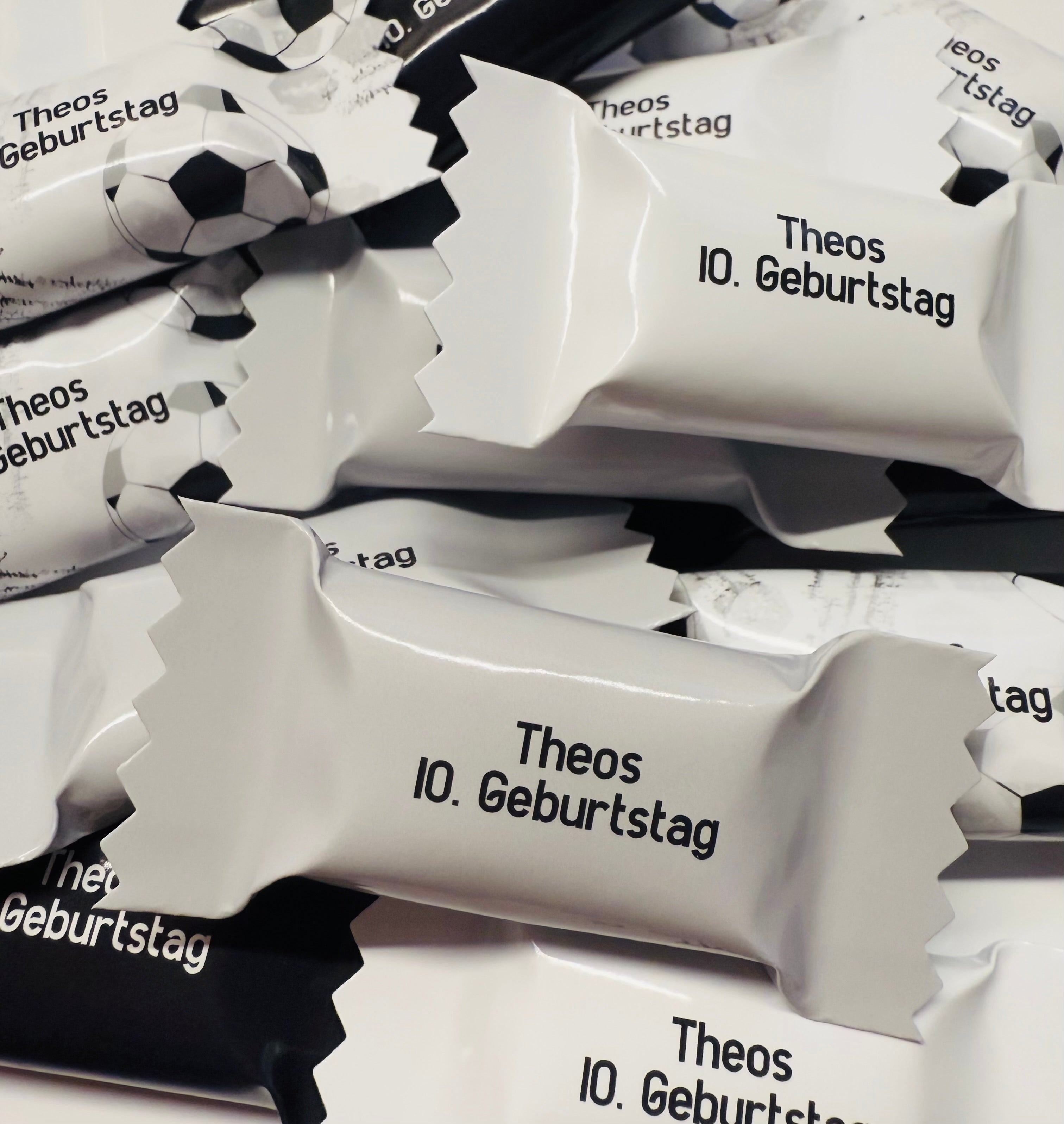 Personalisierte Bonbons mit name/ Tischdeko/ Streudeko/ gastgeschenke/ Mitgebsel/ Kindergeburtstag / Fußball  / Schwarz Weiß Grau